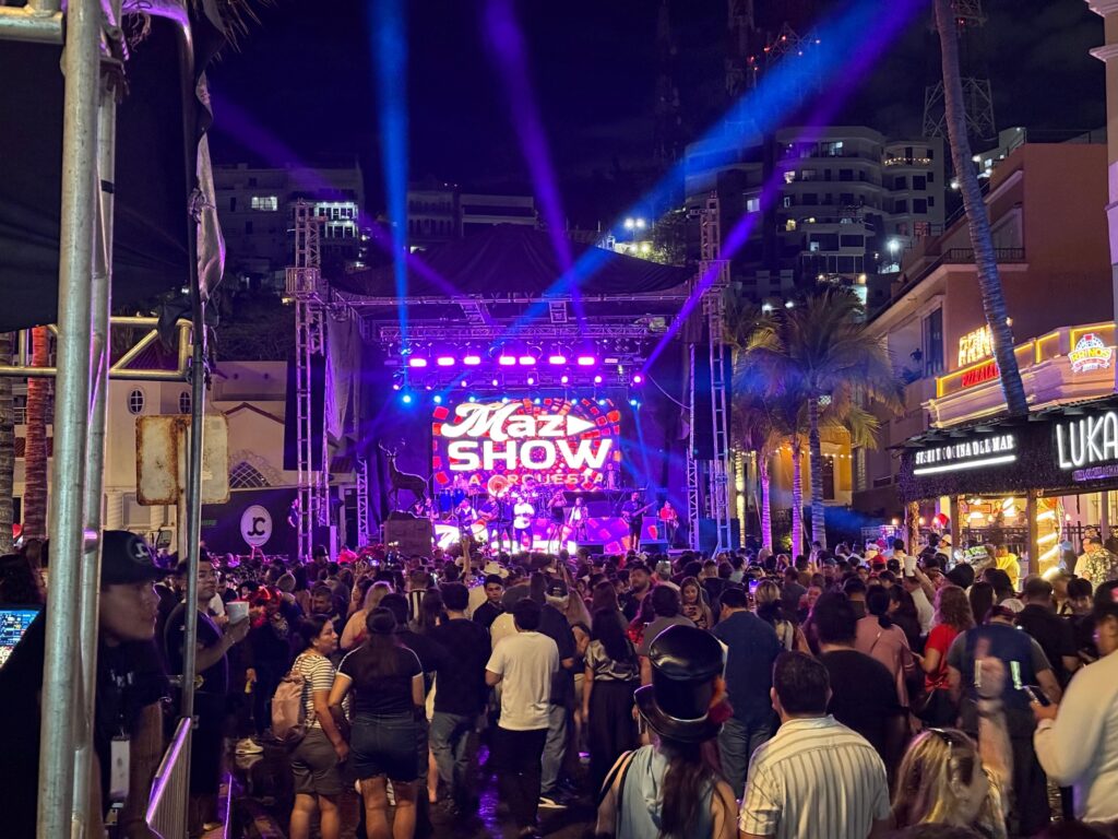 Más de 26 mil asistentes vibran en el segundo día del Carnaval “Arriba la Tambora”