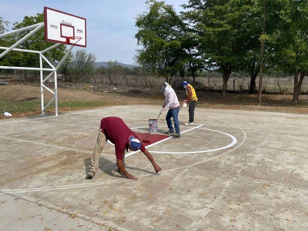 Ayuntamiento de Culiacán rehabilita cancha en La Noria, Imala