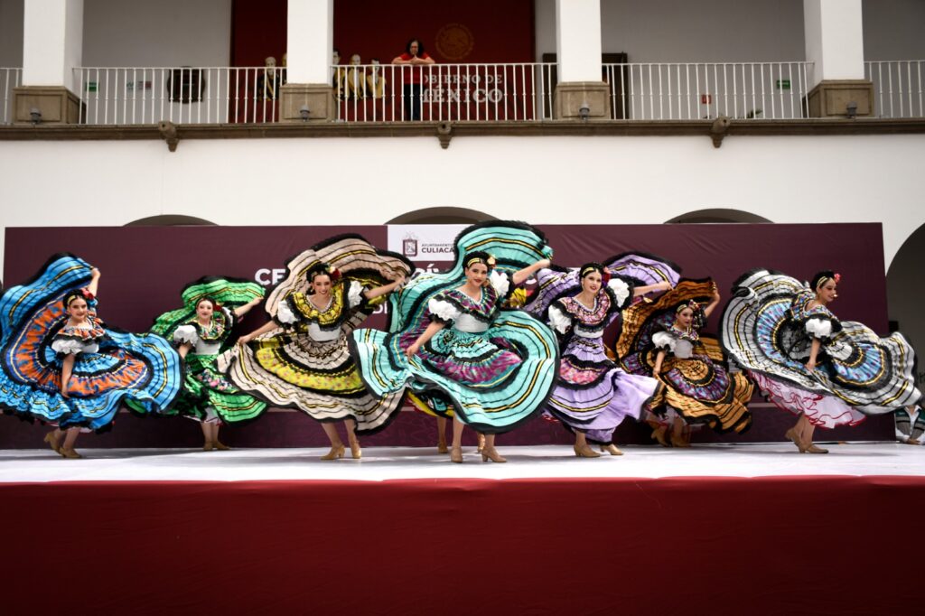 Culiacán celebra con orgullo el Día de la Bandera con exhibición histórica y presentaciones artísticas