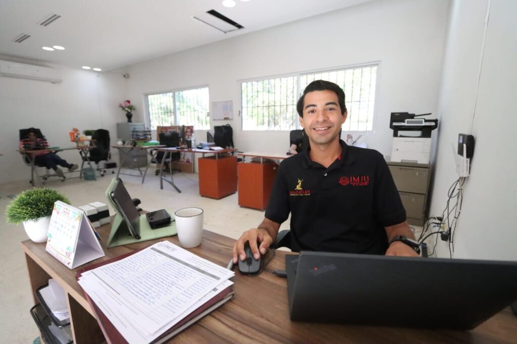 Reafirma Estrella Palacios eficiencia y ahorro con el traslado de oficinas municipales en Parque Central