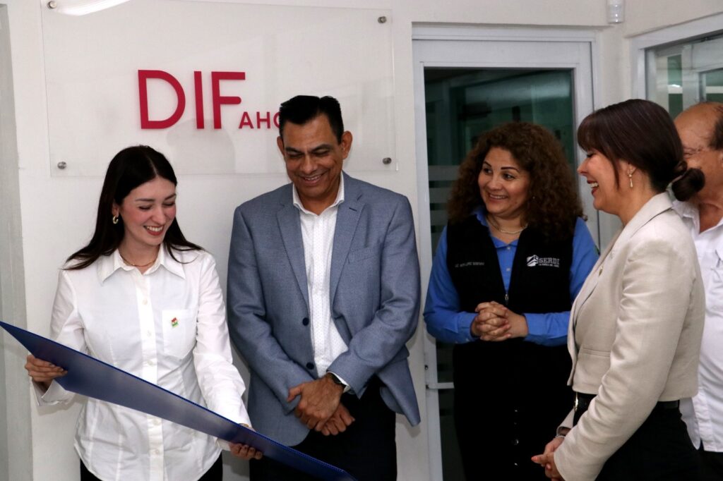 CANACO SERVYTUR Los Mochis entrega donativo de 100 mil pesos al Sistema DIF Ahome