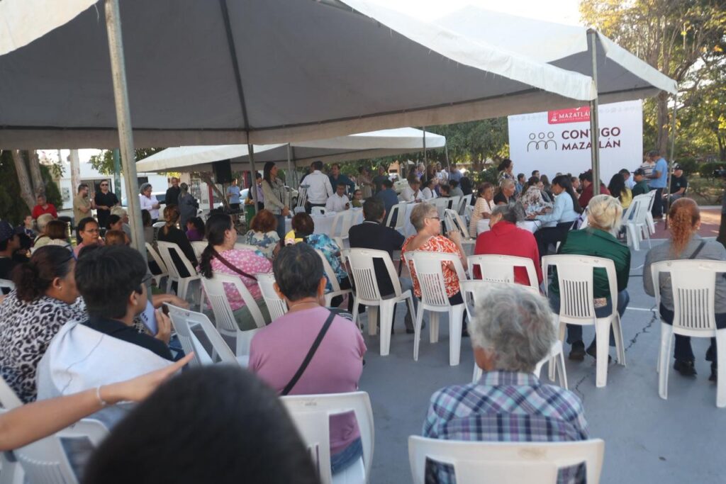 Encabeza Estrella Palacios jornada “Contigo Mazatlán” en Villa Galaxia y refrenda cercanía con la ciudadanía