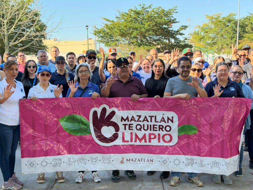 Con “Mazatlán te quiero limpio” se recogen 210 bolsas de basura en Villas del Rey