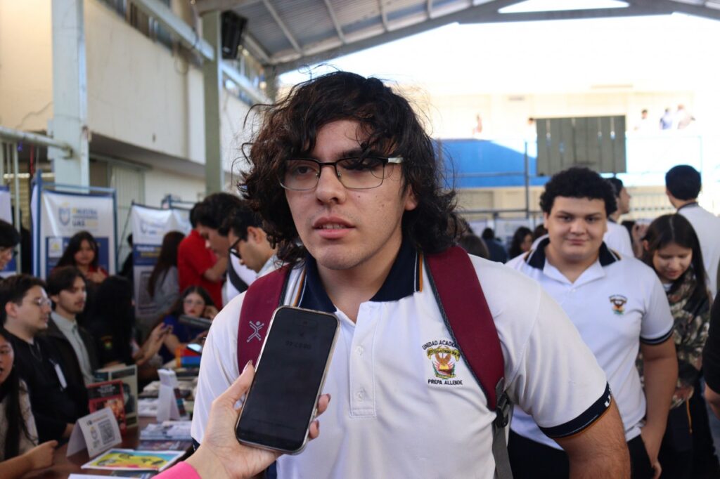¡Orientación vocacional de vanguardia! Estudiantes de la Preparatoria Dr. Salvador Allende definen su futuro en la XX Muestra Profesiográfica UAS 2026