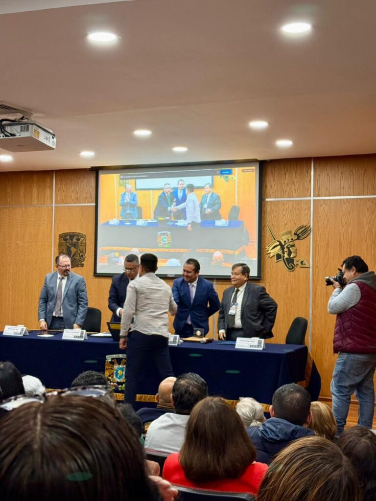 Gustavo Emiliano Mascareño, doctorando de la UAS, gana premio nacional por investigación sobre Inteligencia Artificial en el sector laboral mexicano