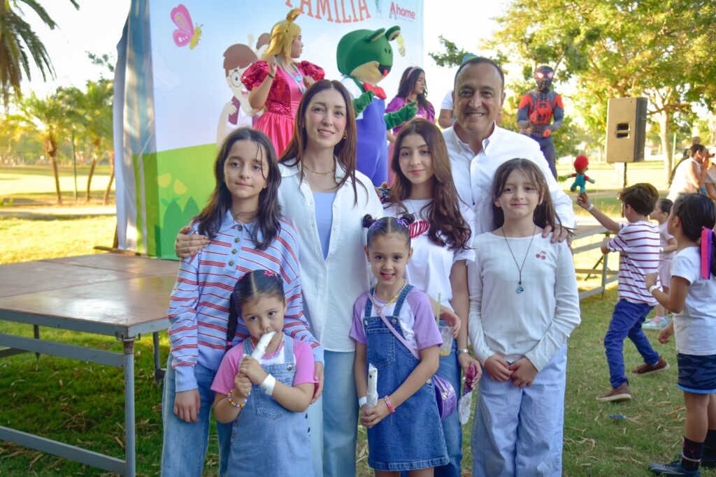 Alcalde Antonio Menéndez y DIF festejan el día con familias ahomenses.