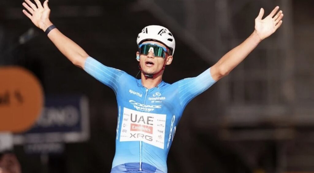 Isaac del Toro gana la etapa reina y queda a un paso de conquistar la Tirreno-Adriático