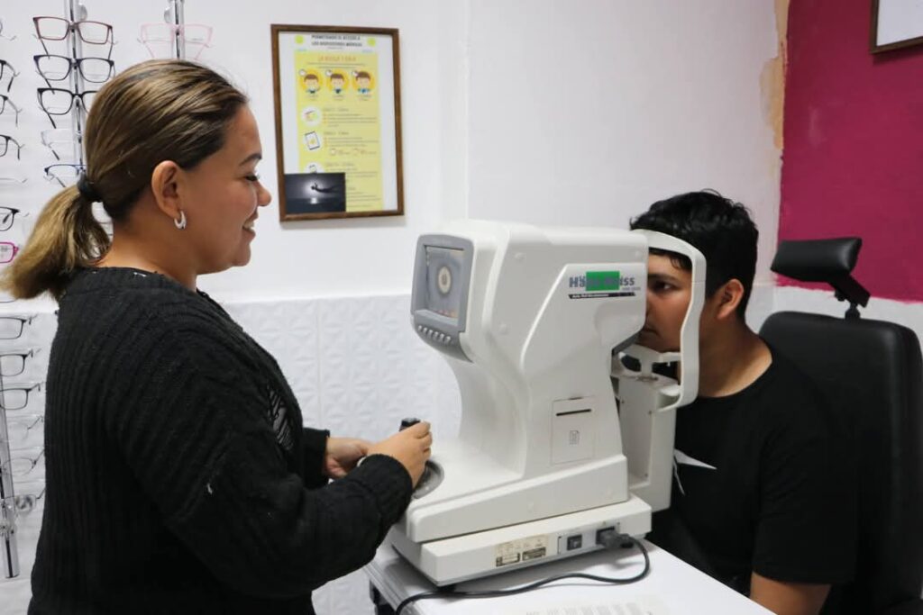 Ofrece DIF Mazatlán consultas gratuitas de optometría y nutrición