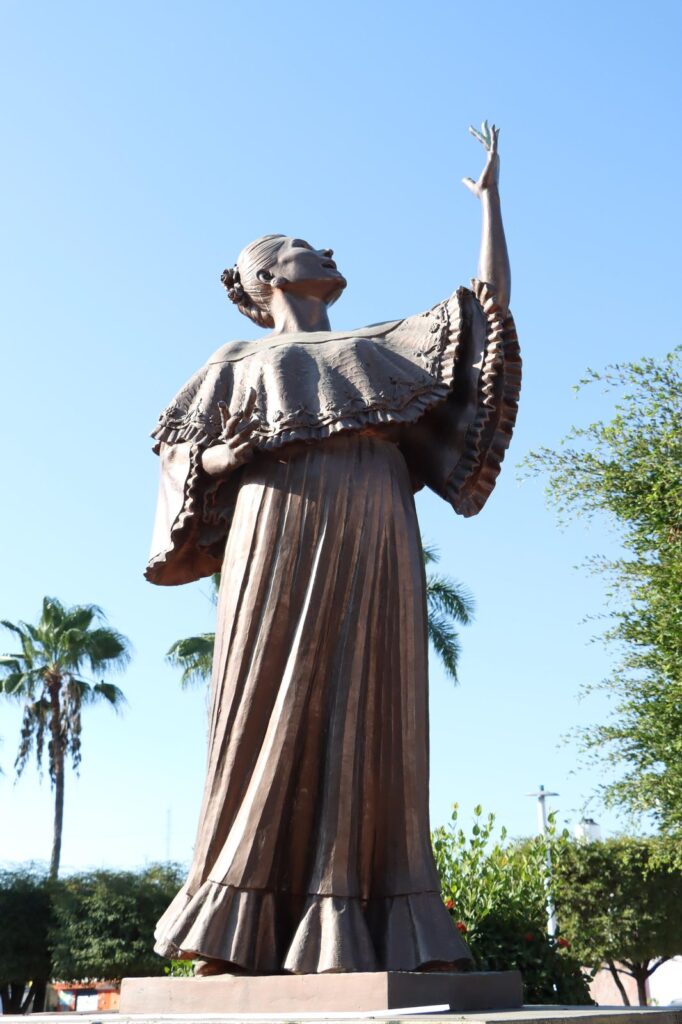 Inician en Rosario los festejos por el natalicio de Lola Beltrán