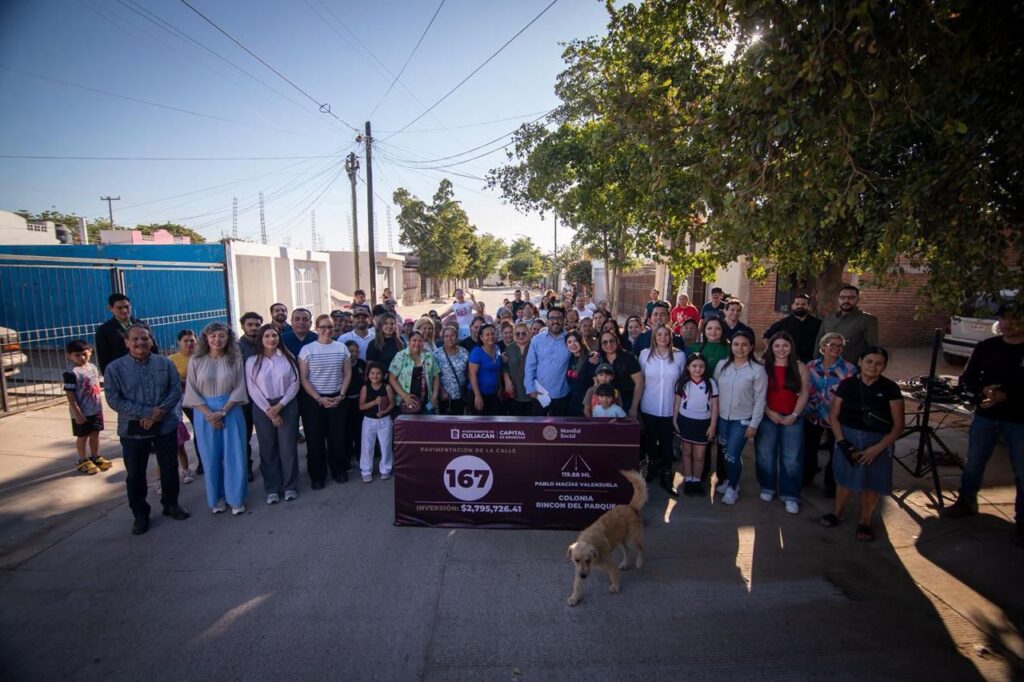 Entrega Juan de Dios Gámez la calle 167 e inicia la pavimentación de otras 4 vialidades; “este momento lo hemos estado esperando toda la vida”