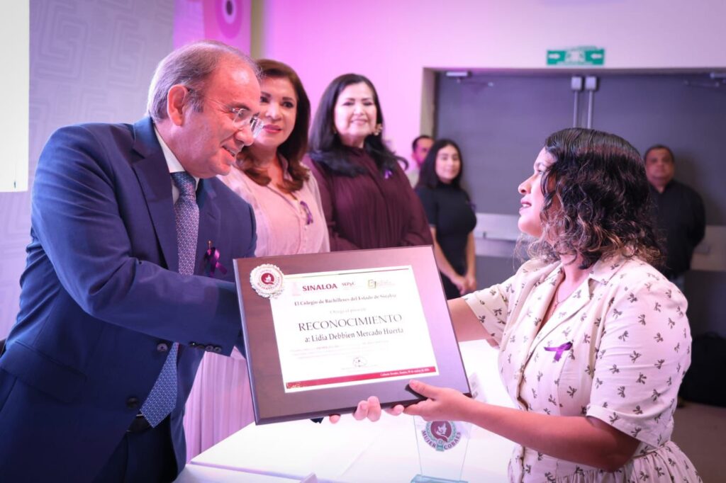 COBAES reconoce la vocación y liderazgo femenino con el Premio Mujer COBAES 2026