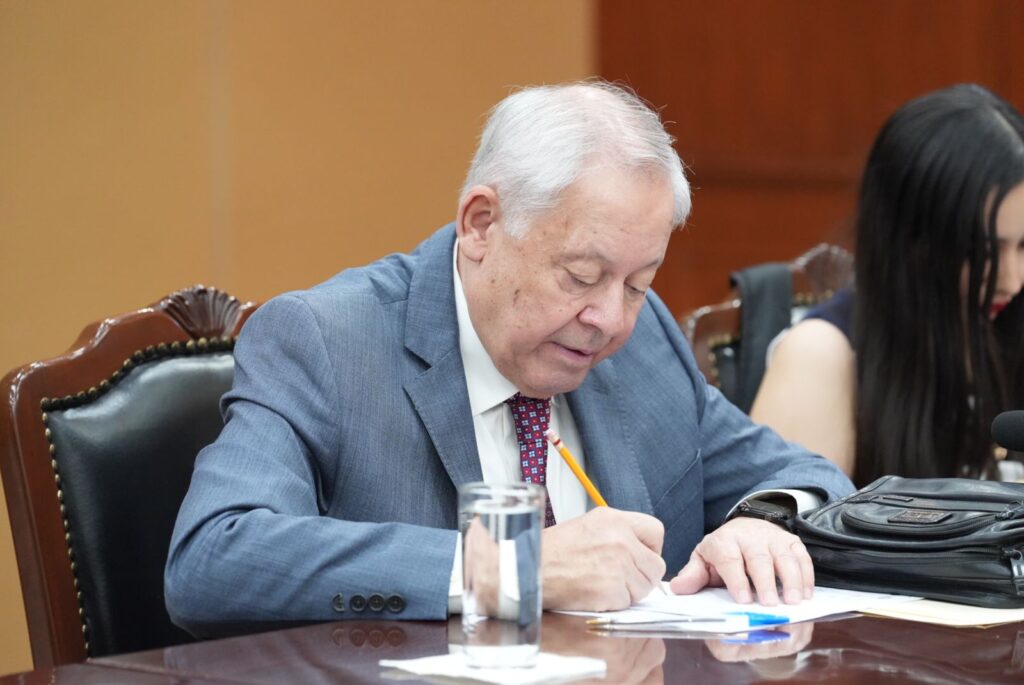 Diputados del PAS presentan iniciativa para dignificar los servicios de salud a las comunidades indígenas.