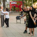 Tacones y sonrisas llenan de vida la Plazuela: disfrutan culiacanenses de las Tardes de Danzón
