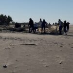 La juventud se une por la limpieza de playas en El Caimanero