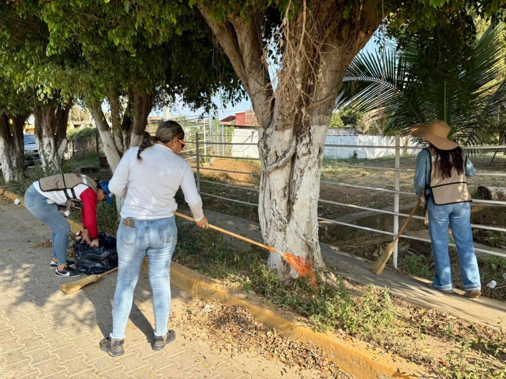 Lleva Gobierno Municipal “Mazatlán Te Quiero Limpio” a la sindicatura de El Habal
