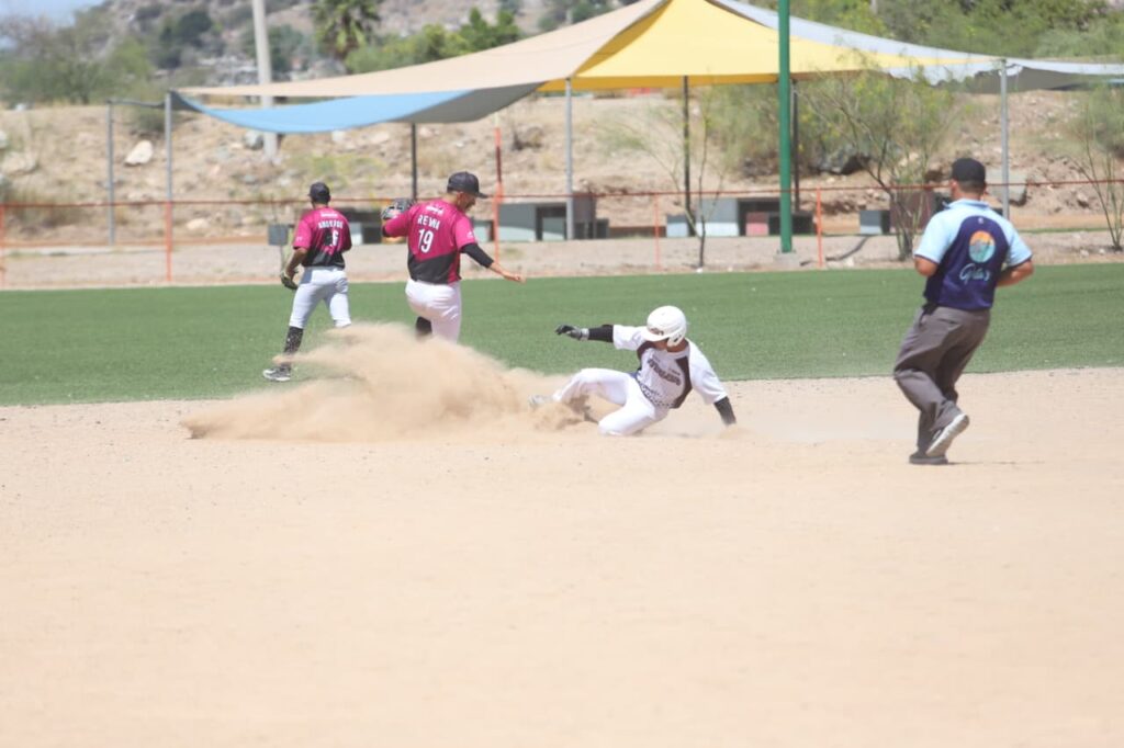 SINALOA CON PASO FIRMEEN REGIONAL DE BEISBOL