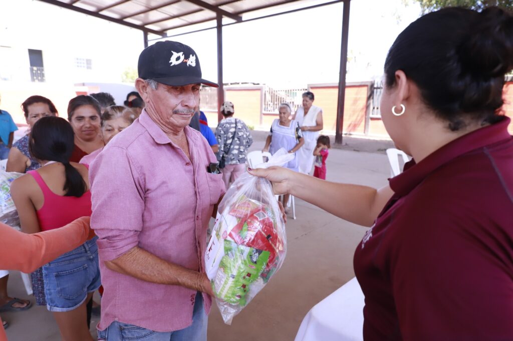 DIF Mazatlán fortalece apoyo a familias con entrega de despensas en comunidades