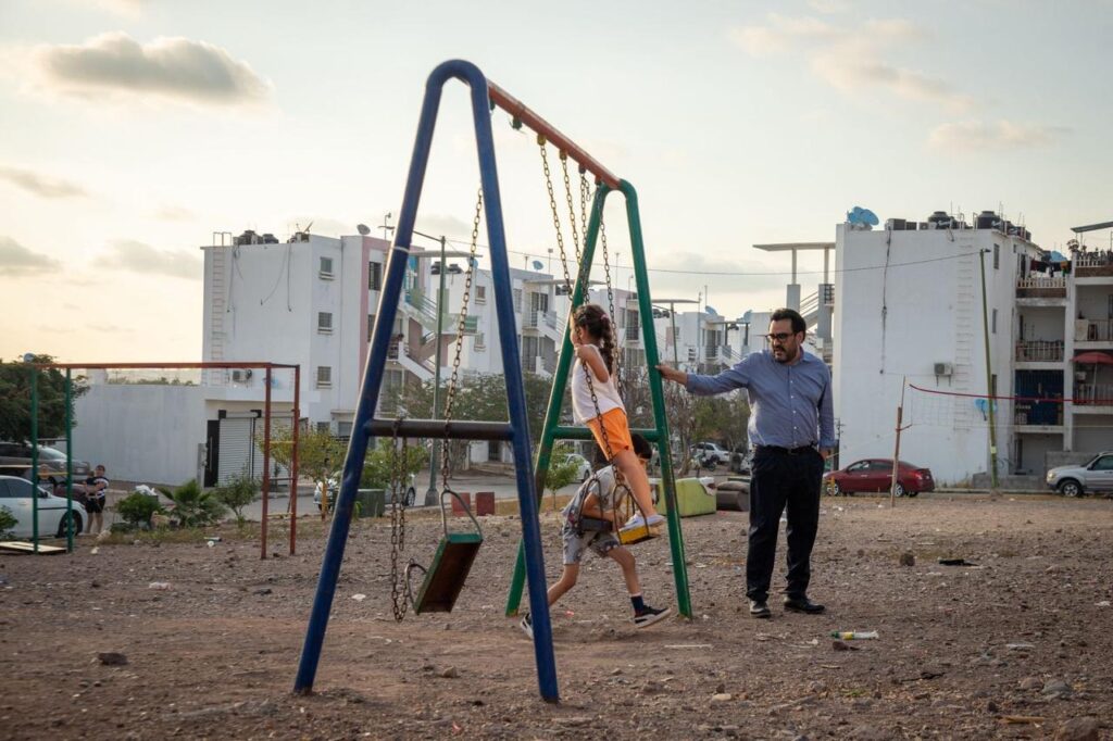 ¡Ya está en marcha! Juan de Dios Gámez supervisa construcción de nueva secundaria técnica en Alturas del Sur