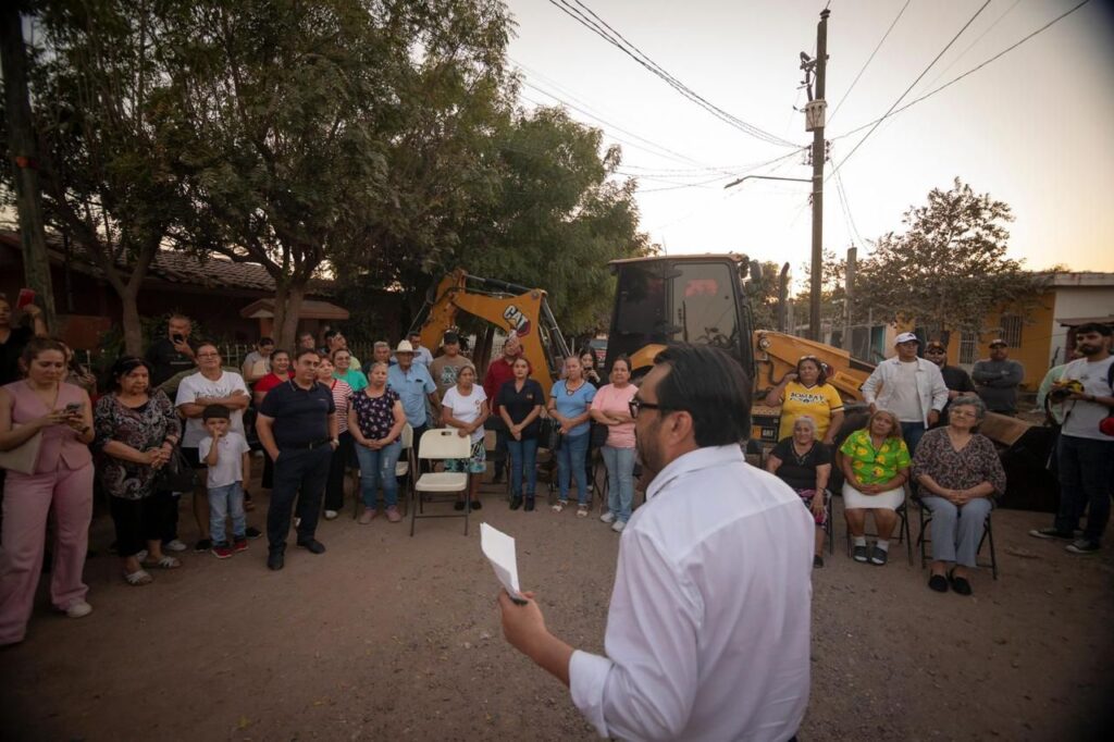 ”Nos importa mucho que cada día vivamos mejor”: Juan de Dios Gámez al iniciar paquete de obras viales y deportivas en Costa Rica