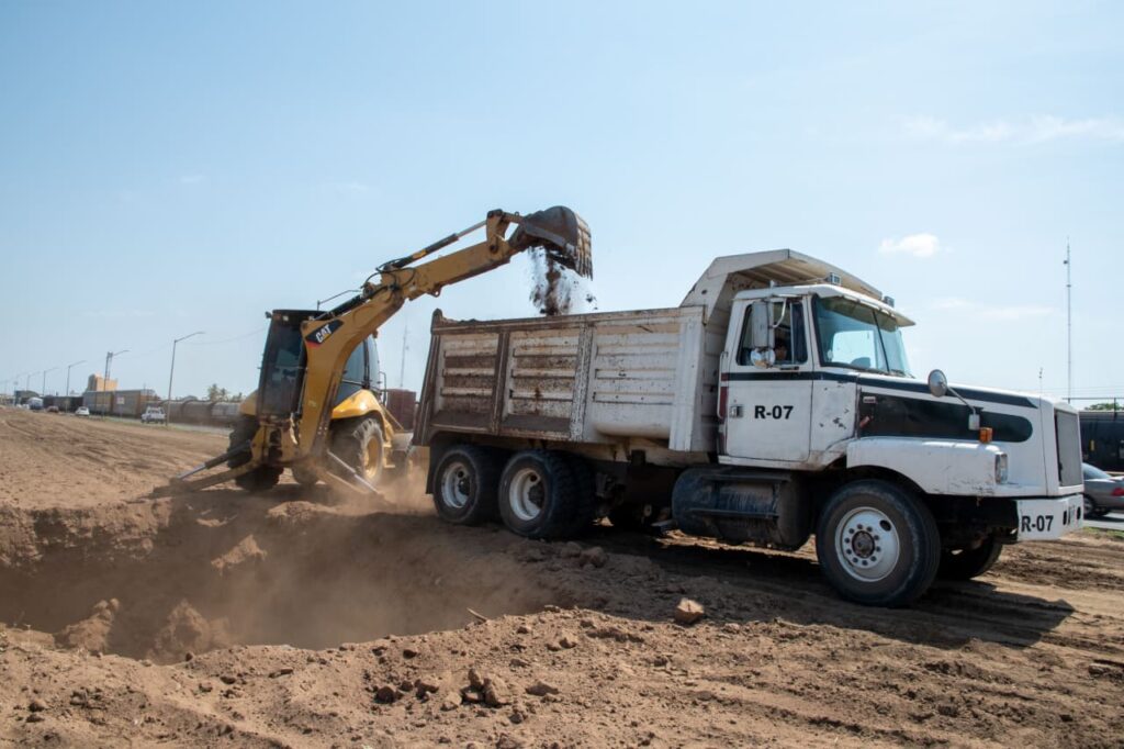 Avanza obra de mejoramiento urbano en el Eje Federalismo