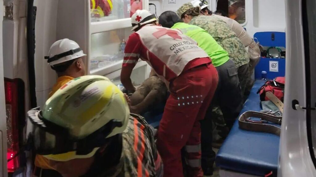 Reporta Secretaría de Salud alta médica de minero rescatado en Rosario