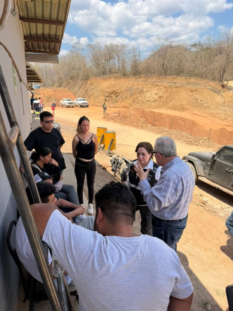 Gobernador Rocha visita nuevamente mina Santa Fe en Rosario, en apoyo a labores de rescate de los mineros