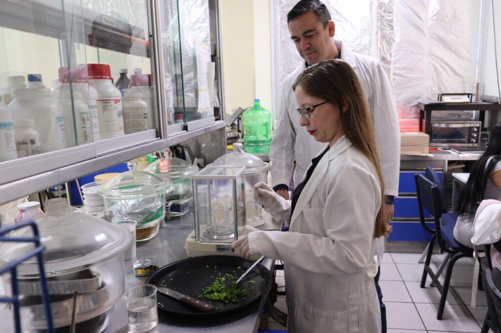 Ingeniería Bioquímica de la UAS recibe acreditación de calidad por cinco años por parte de los CIEES; un programa de excelencia que garantiza la inserción laboral de sus egresados