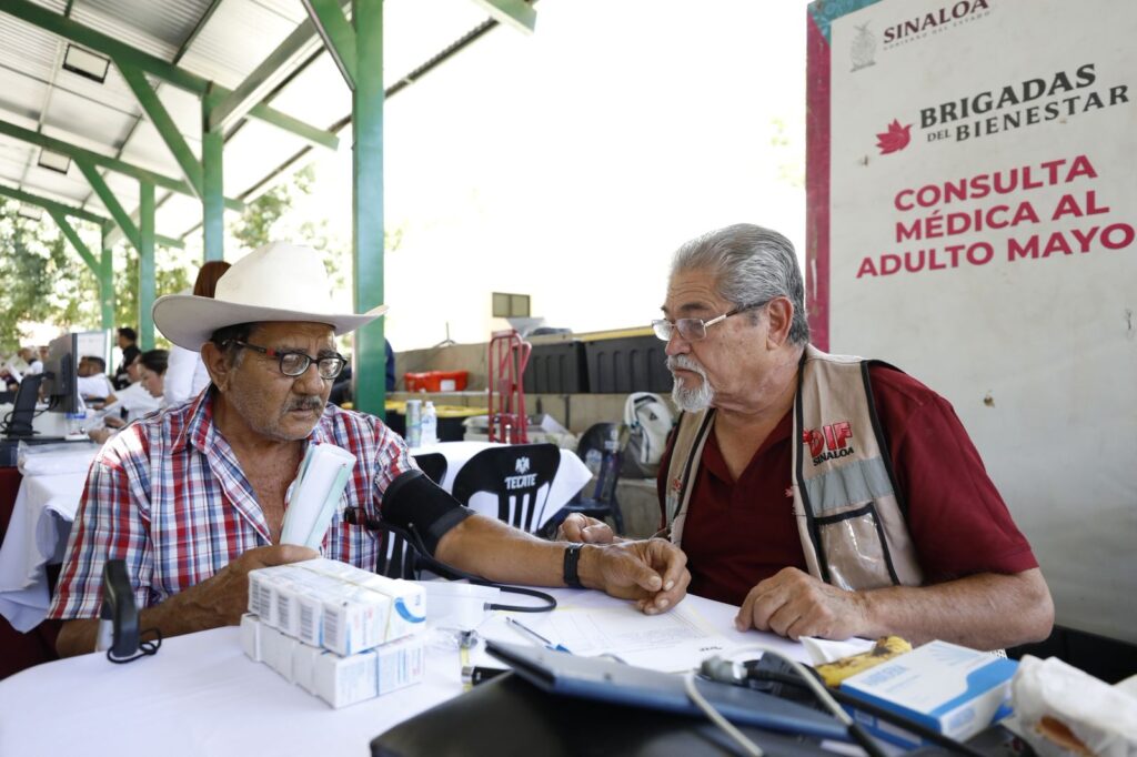 Familias de Tameapa recibieron atenciones directas a través de las Brigadas del Bienestar de DIF Sinaloa
