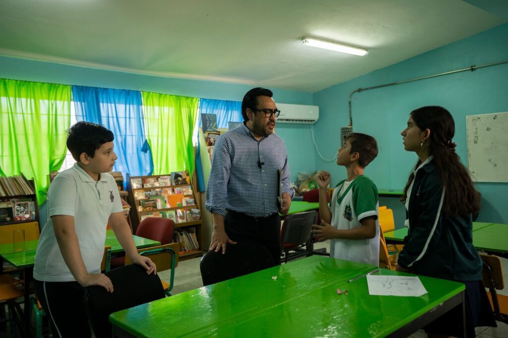 ”Lo que asumimos, lo hacemos”: Juan de Dios Gámez al entregar la calle 265; cierra semana con obras con sentido social por 158 mdp en Culiacán