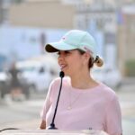 La Presidenta Municipal encabeza esfuerzos de saneamiento en playa y colonias del puerto