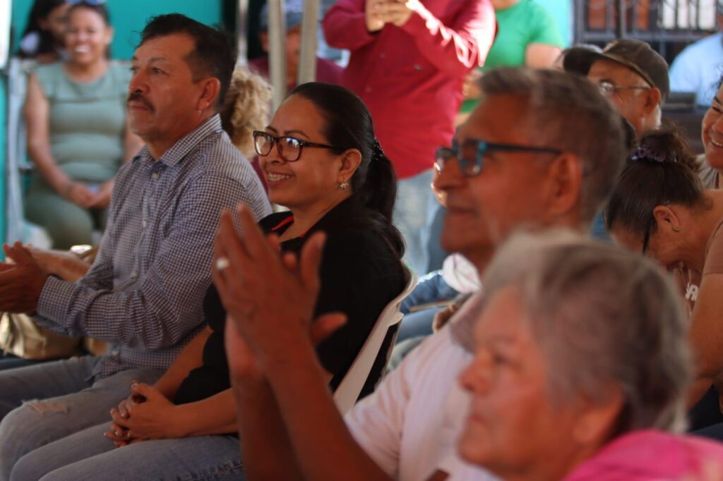 Inicia Estrella Palacios proyecto de pavimentación en la calle Bahía de Ceuta, en “Las Mazatlanes”