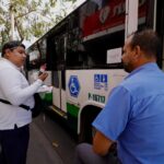 Realizan inspectores operativo de verificación de unidades de transporte urbano, para mejorar el servicio