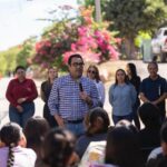 Va Juan de Dios al encuentro con la gente en San Lorenzo; entrega paquete de obras de drenaje y pavimentación