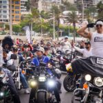 Rugen los motores en el desfile de la Semana de la Moto