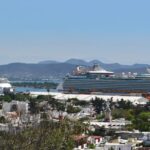 Recibe Mazatlán a más de 5 mil turistas en doble arribo de crucero
