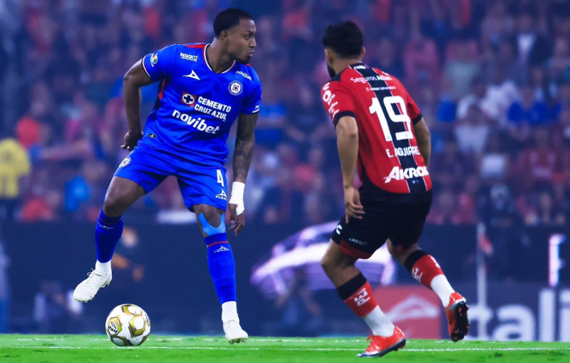 Cruz Azul golpea en el momento justo y deja a Atlas contra las cuerdas en una serie que se definirá con presión total