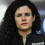 Luisa María Alcalde deja la dirigencia de Morena con llamado a cerrar filas en medio de reacomodo interno del partido