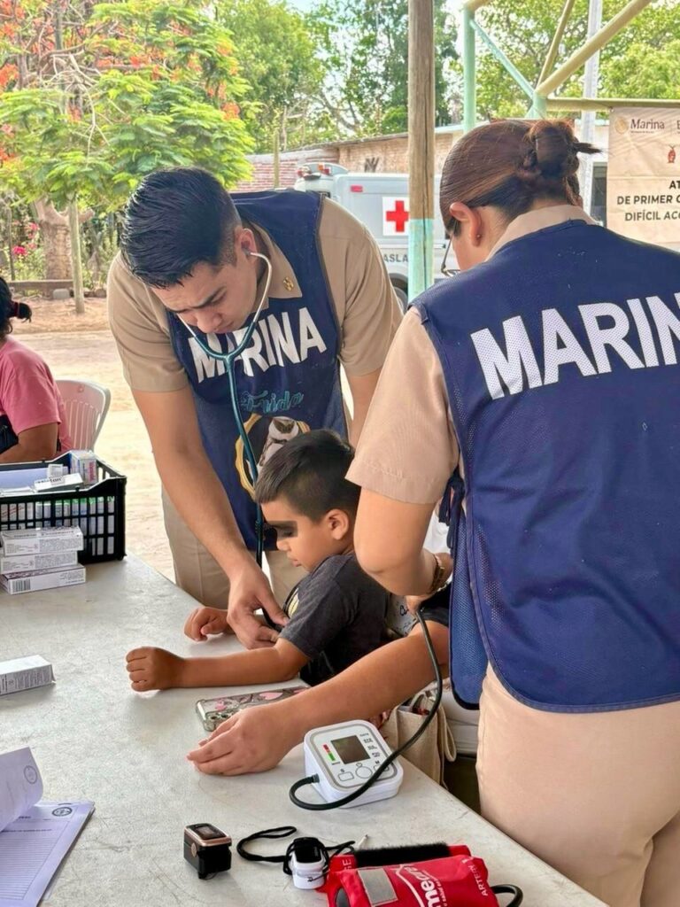 Brindan Gobierno de Mazatlán y Secretaría de Marina más de mil 100 atenciones en comunidades y colonias de Mazatlán