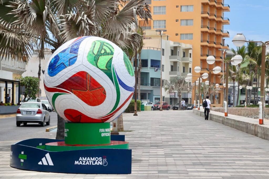 El balón Trionda llega a Olas Altas y suma otro escenario emblemático de Mazatlán