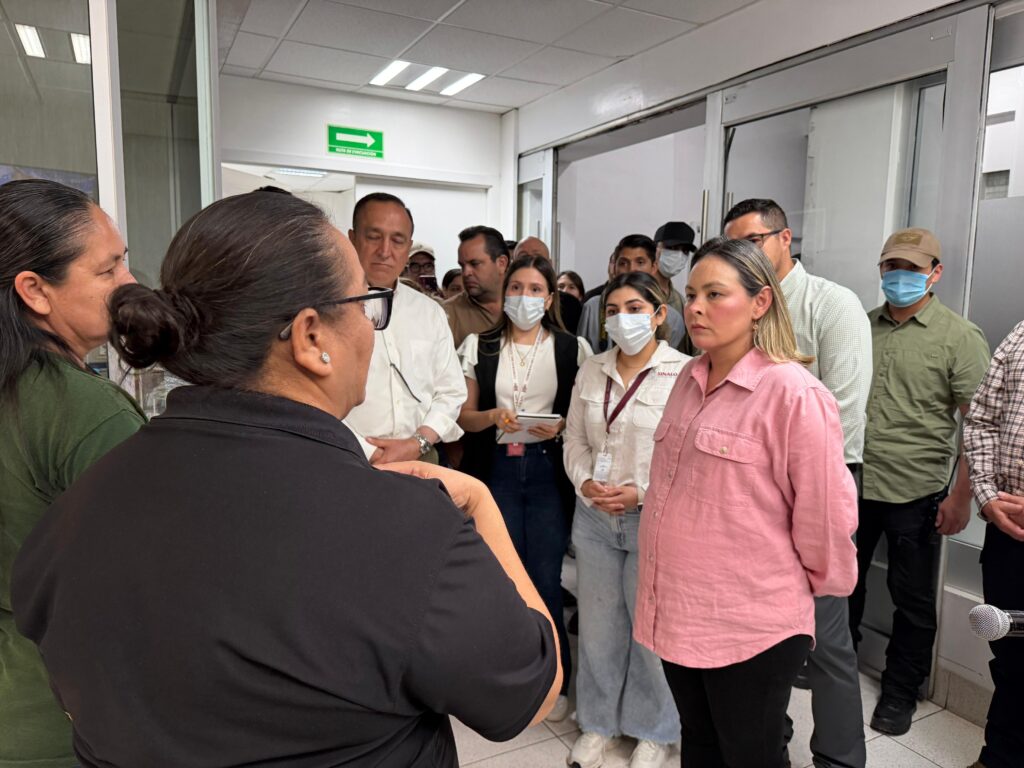 Gobernadora Yeraldine sostiene acercamiento con familiares de víctimas de incendio en Los Mochis