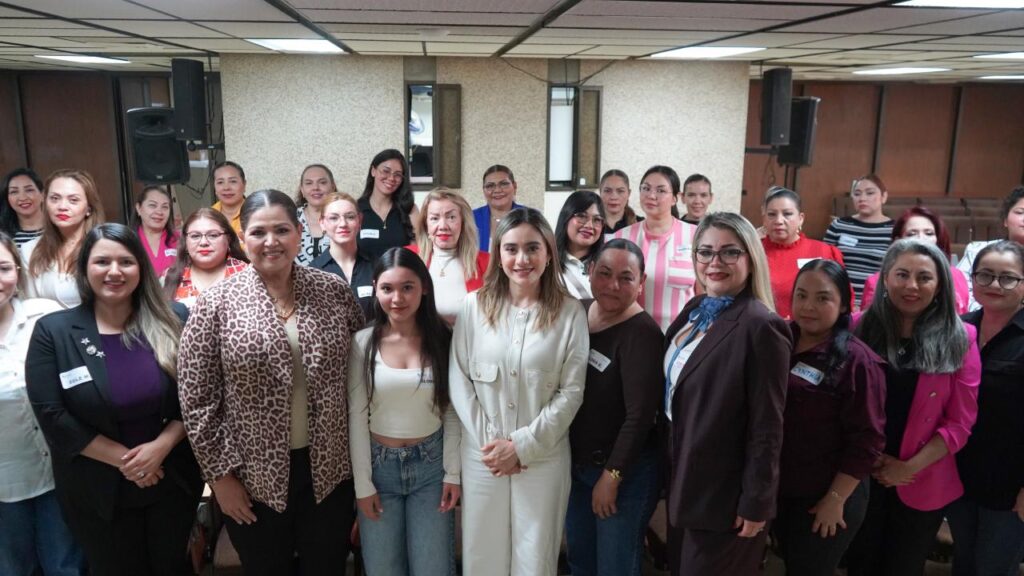 SEMUJERES e ICATSIN impulsan taller de liderazgo femenino para colaboradoras y así potenciar nuevas capacidades
