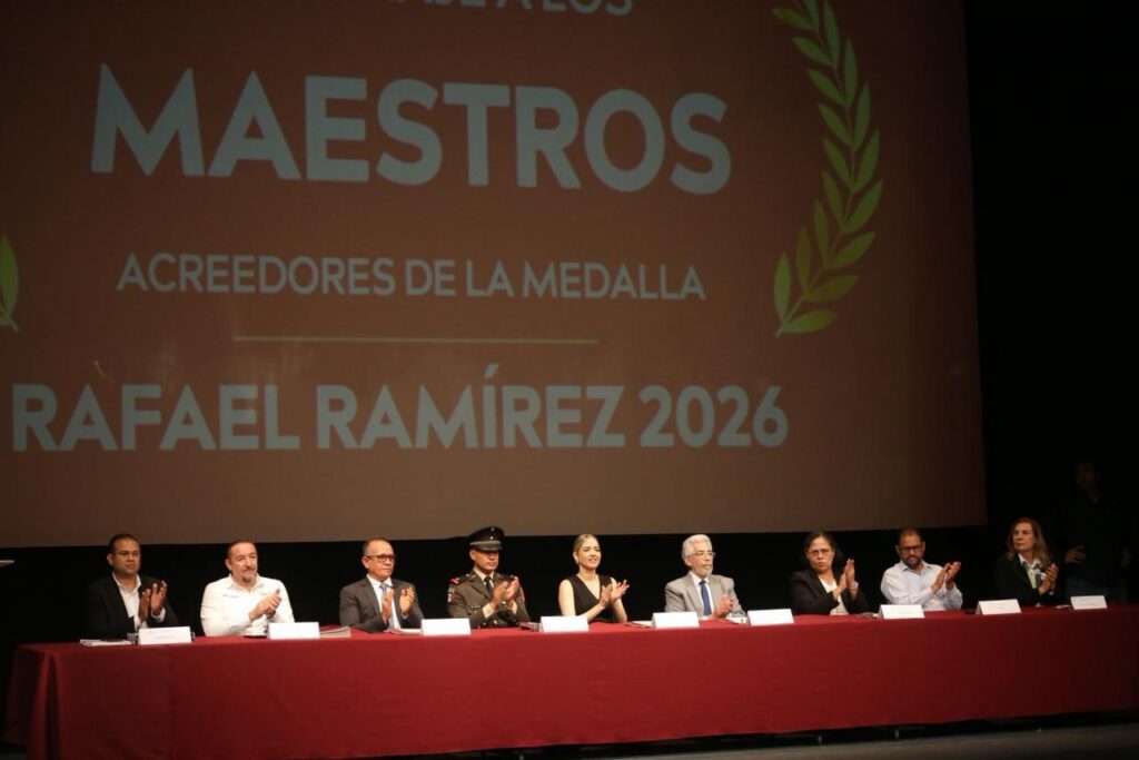 Reconocen a 60 docentes mazatlecos con la Medalla al Mérito “Rafael Ramírez 2026”