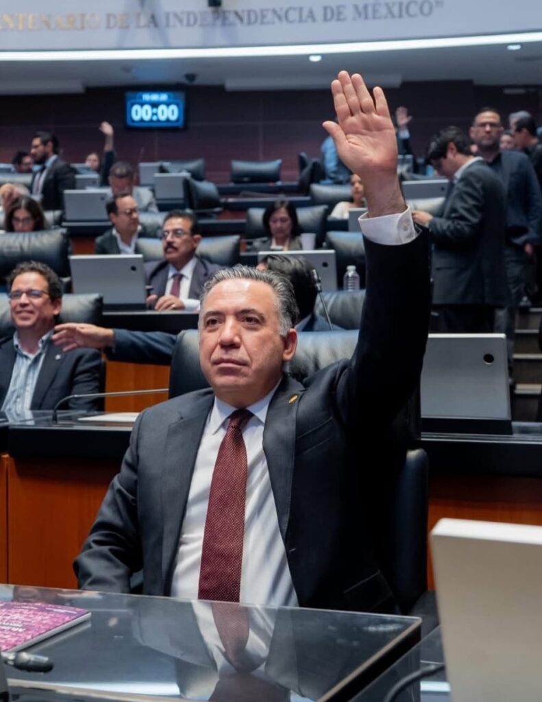 Inzunza se queda. Rechaza señalamientos y afirma que atenderá cualquier llamado de autoridades