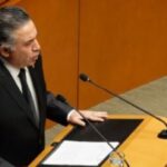 Inzunza descarta pedir licencia y afirma que se defenderá desde el Senado