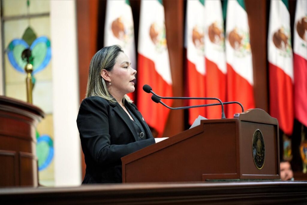 Congreso de Sinaloa otorga licencia a Rocha Moya; designa a Yeraldine Bonilla como gobernadora interina