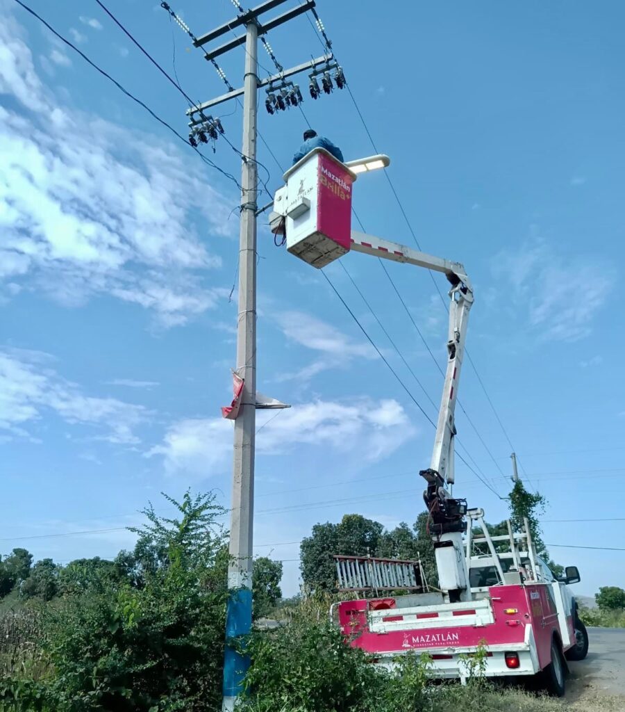 Gobierno Municipal fortalece servicios públicos en comunidades rurales de Mazatlán