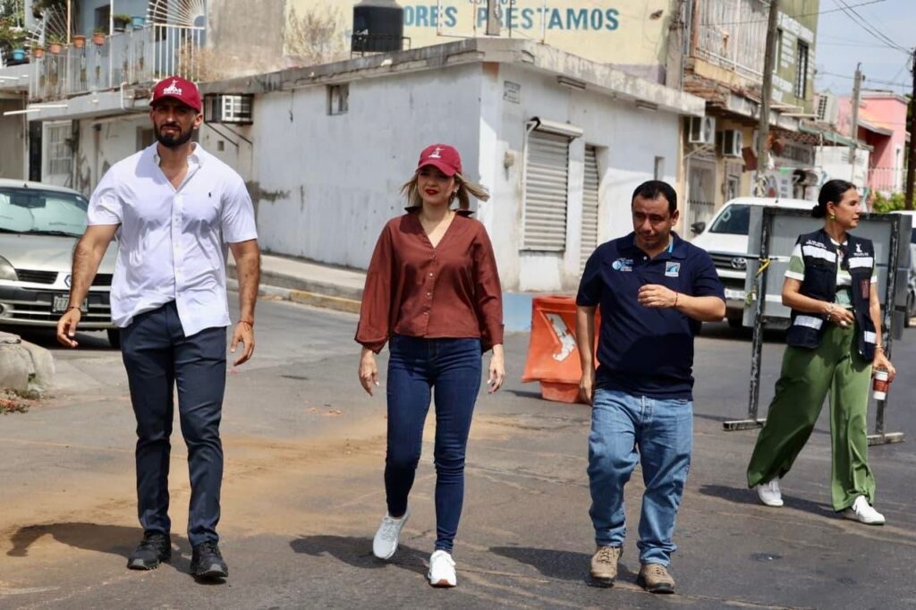 Supervisa Estrella Palacios inicio de rehabilitación del alcantarillado en la Juárez