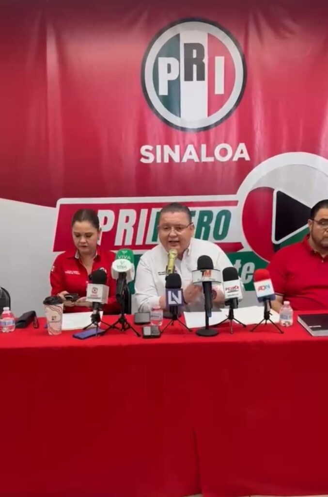 Noé Heredia critica a PAN, PAS y MC por respaldo al gobierno estatal