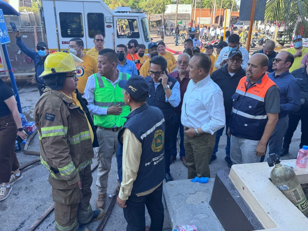 Autoridades informan control del 80% en incendio; Fiscalía confirma cuerpos localizados y Salud da seguimiento a lesionados.