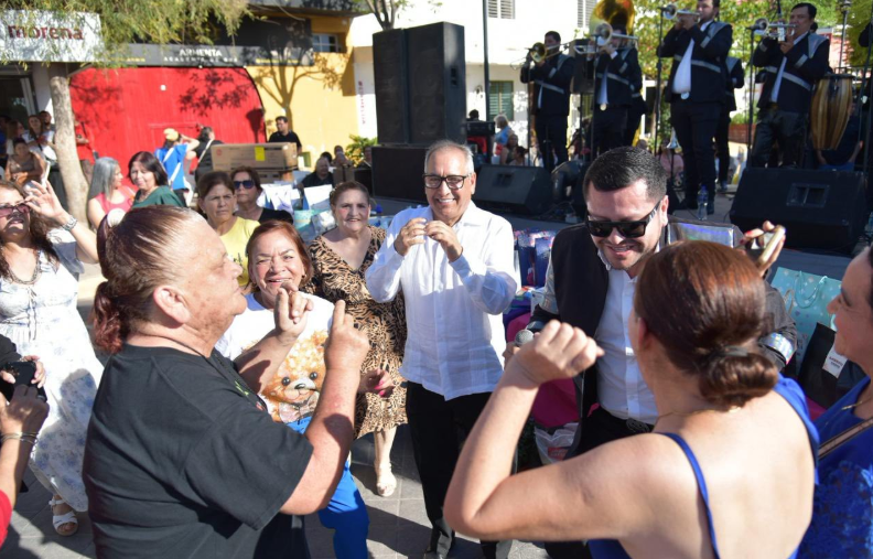 Ambrocio Chávez encabeza festejo del Día de las Madres y agradece respaldo ciudadano